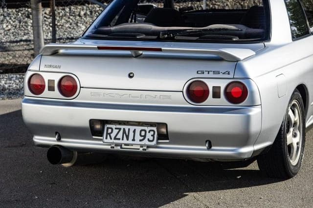 1993 Nissan Skyline JDM car for sale — photo 13 of 19