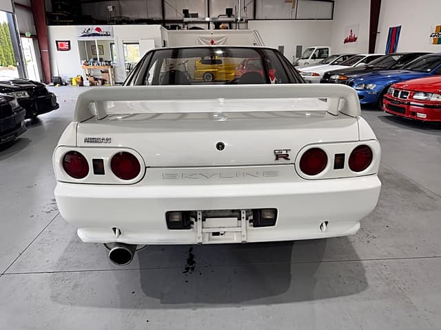 1994 Nissan Skyline JDM car for sale — photo 3 of 25