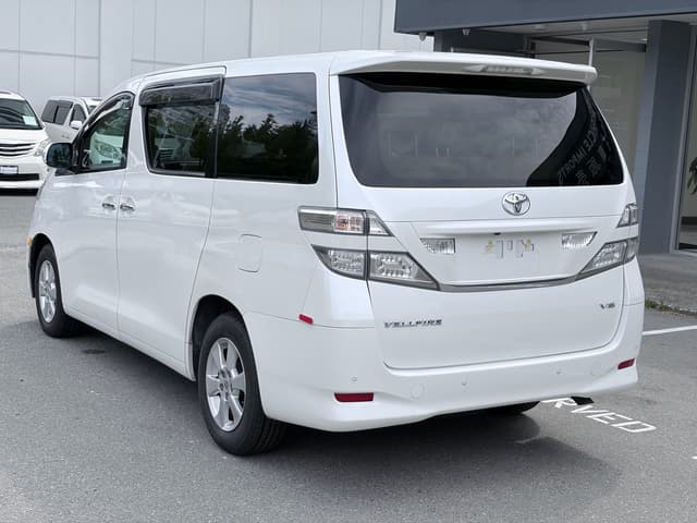 2009 Toyota Vellfire JDM car for sale — photo 4 of 19