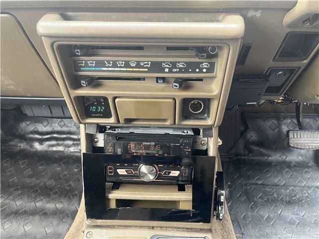 1990 Mitsubishi Pajero JDM car for sale — photo 6 of 24