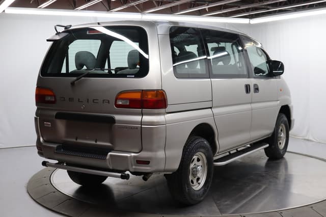 2000 Mitsubishi Delica JDM car for sale — photo 7 of 25