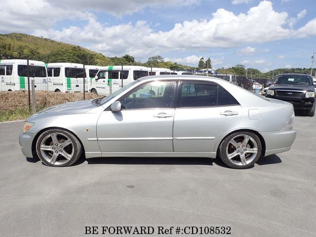 2001 Toyota Altezza JDM car for sale — photo 2 of 20