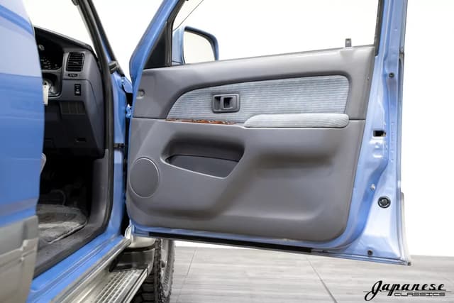 1996 Toyota Hilux JDM car for sale — photo 18 of 25