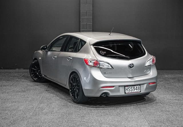 2011 Mazda Axela JDM car for sale — photo 8 of 16