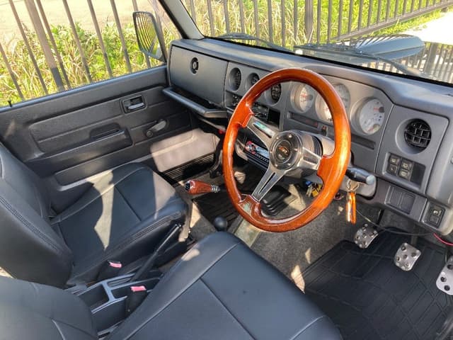 1996 Suzuki Jimny JDM car for sale — photo 10 of 25