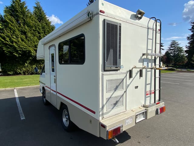 1991 Isuzu JDM car for sale — photo 3 of 10