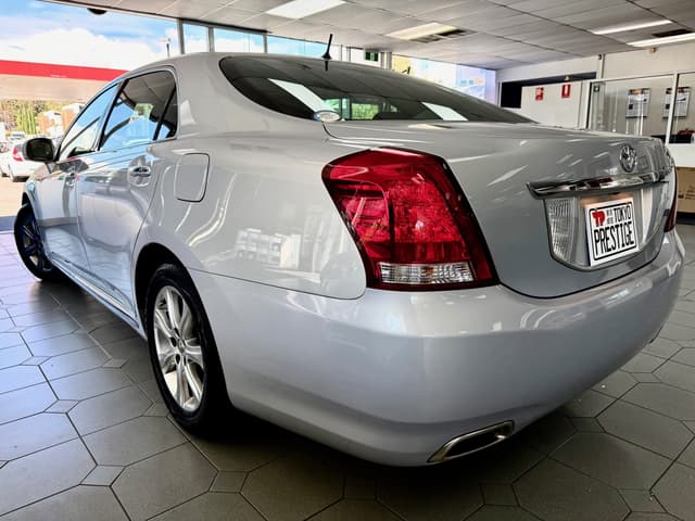 2009 Toyota Crown JDM car for sale — photo 3 of 5