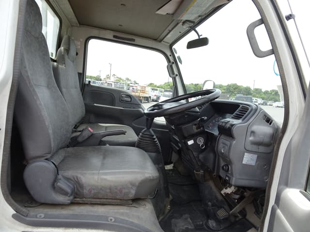 2003 Isuzu Elf JDM car for sale — photo 17 of 25