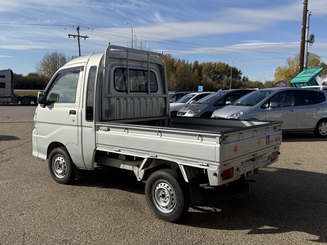 2006 Daihatsu Hijet JDM car for sale — photo 3 of 9
