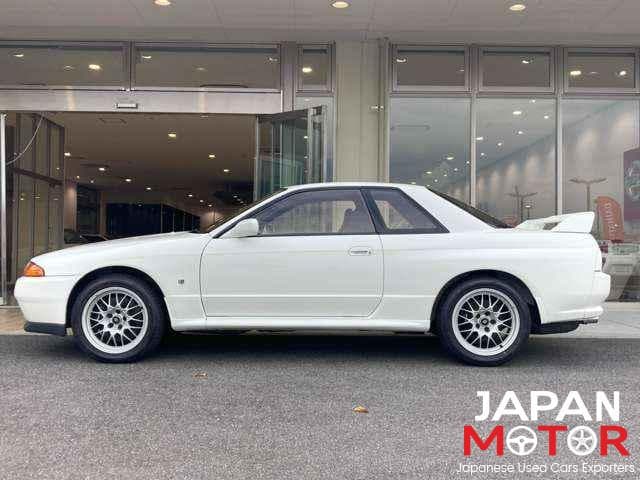 1994 Nissan Skyline JDM car for sale — photo 4 of 24