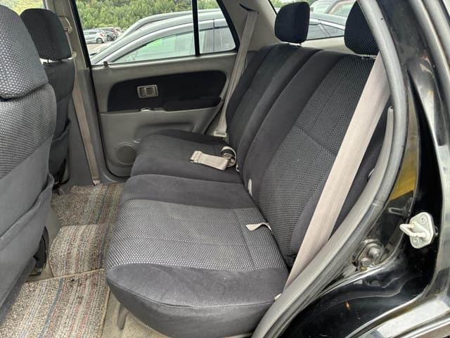 2001 Toyota Hilux Surf JDM car for sale — photo 8 of 11