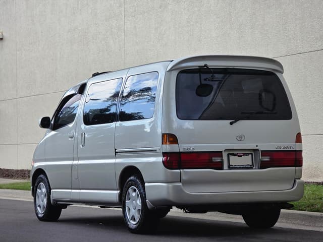 1996 Toyota Granvia JDM car for sale — photo 12 of 25