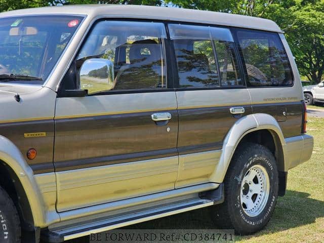 1992 Mitsubishi Pajero JDM car for sale — photo 10 of 19