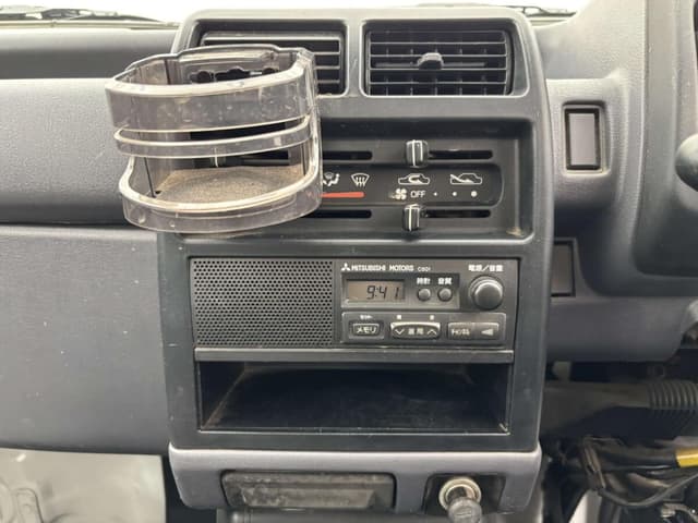 1998 Mitsubishi Minicab JDM car for sale — photo 11 of 24