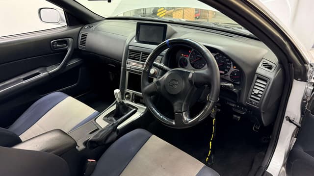 1998 Nissan Skyline JDM car for sale — photo 4 of 11