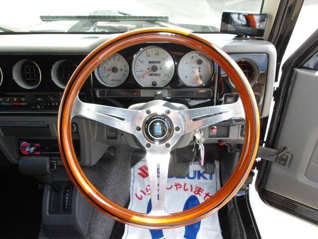 1998 Suzuki Jimny JDM car for sale — photo 13 of 20