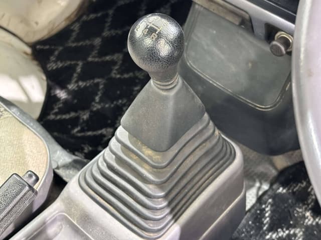 1999 Mitsubishi Minicab JDM car for sale — photo 13 of 25