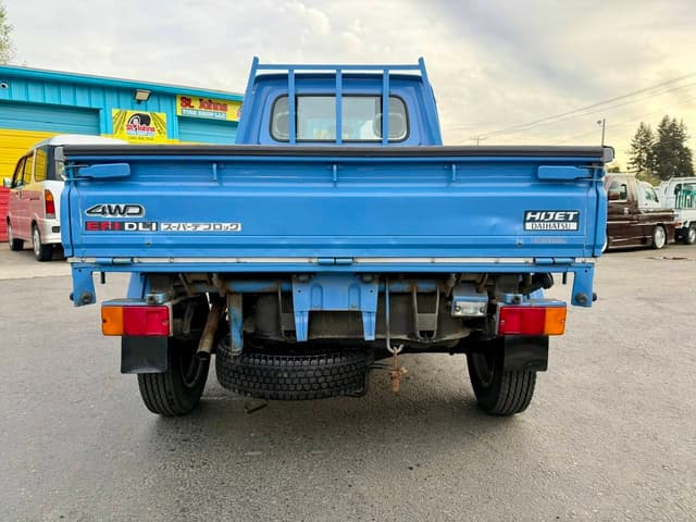 2001 Daihatsu Hijet JDM car for sale — photo 12 of 25