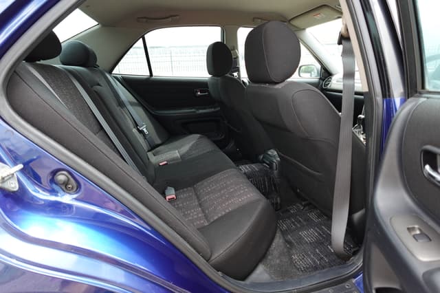1998 Toyota Altezza JDM car for sale — photo 11 of 19