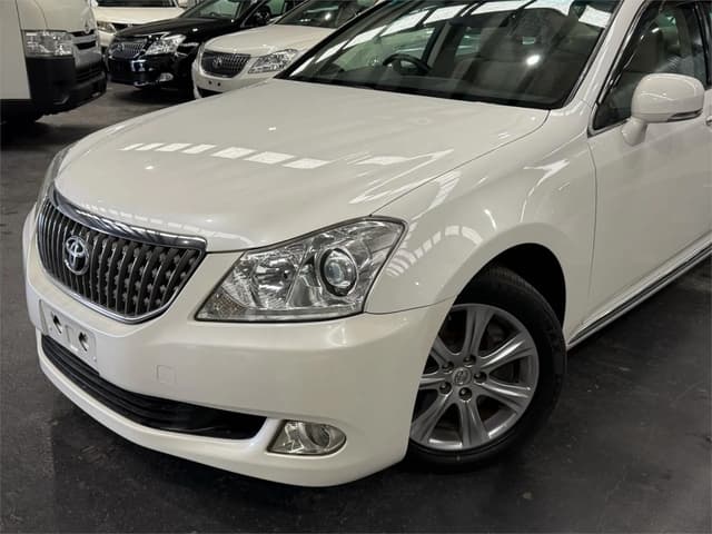 2010 Toyota Crown JDM car for sale — photo 7 of 21