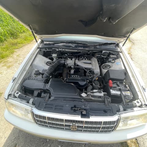 1998 Toyota Crown JDM car for sale — photo 10 of 12