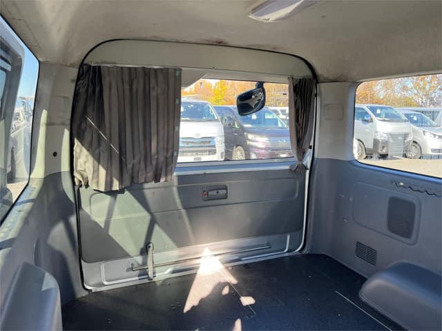 2007 Toyota HiAce JDM car for sale — photo 13 of 23