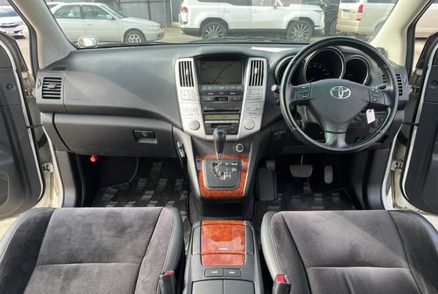 2009 Toyota Harrier JDM car for sale — photo 7 of 25