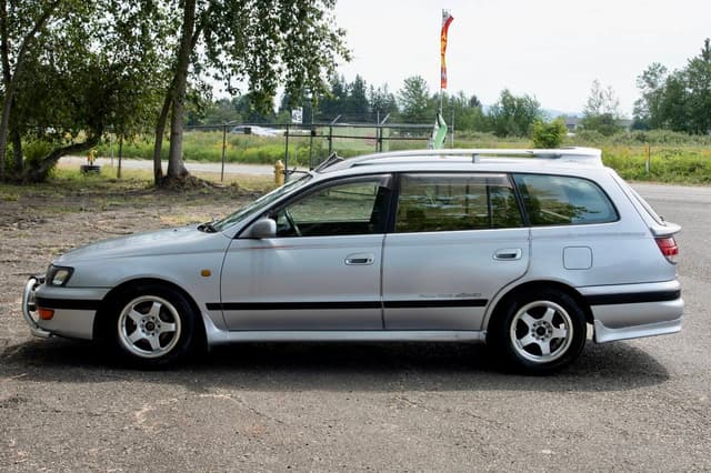 1997 Toyota Caldina JDM car for sale — photo 3 of 21