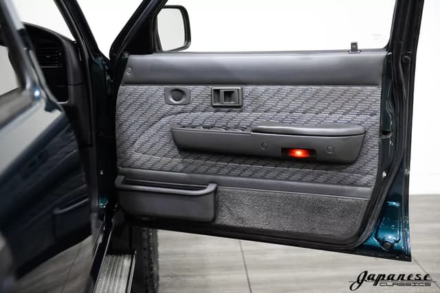1995 Toyota Hilux JDM car for sale — photo 19 of 25