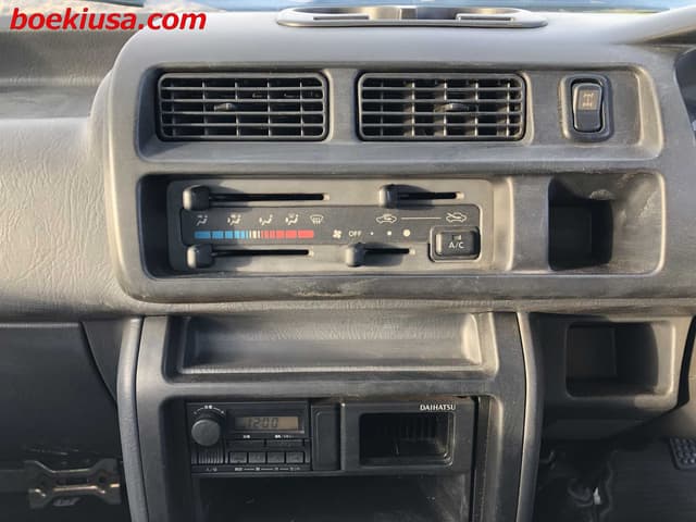 1999 Daihatsu Hijet JDM car for sale — photo 17 of 22