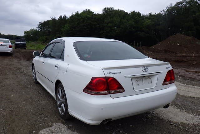 2007 Toyota Crown JDM car for sale — photo 3 of 10