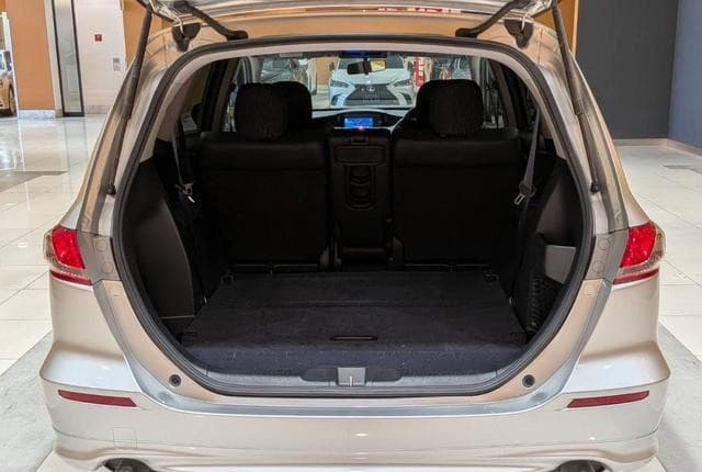 2011 Honda Odyssey JDM car for sale — photo 17 of 25