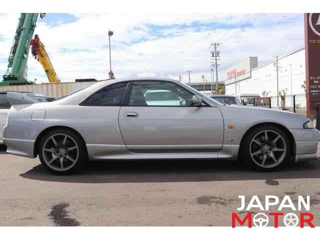 1997 Nissan Skyline JDM car for sale — photo 2 of 11