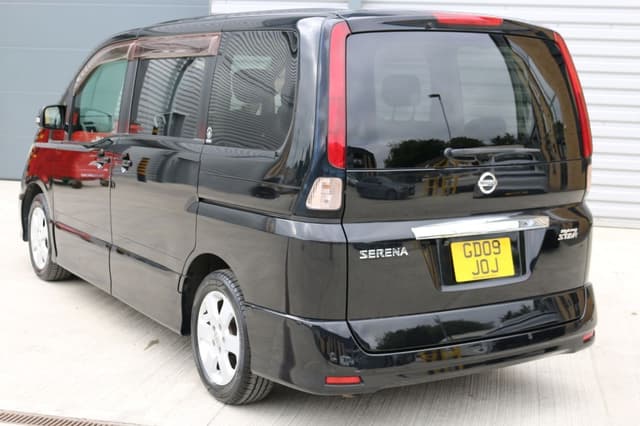 2009 Nissan Serena JDM car for sale — photo 18 of 25