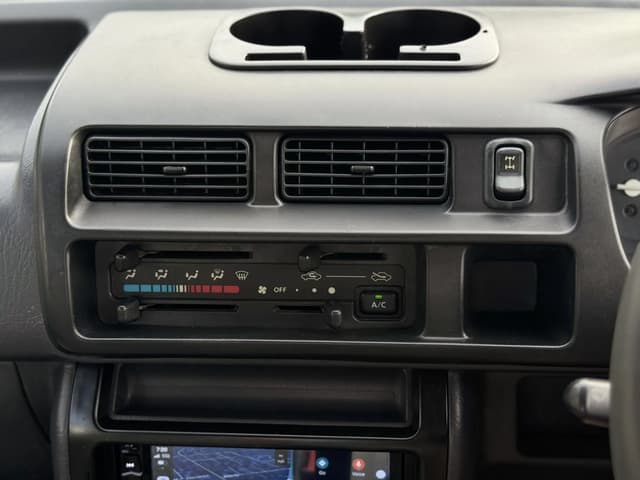 2000 Daihatsu Hijet JDM car for sale — photo 20 of 21