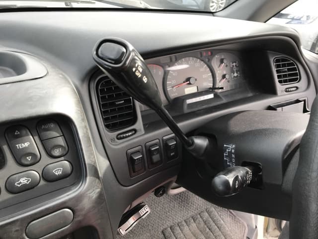2002 Mitsubishi Delica JDM car for sale — photo 21 of 25