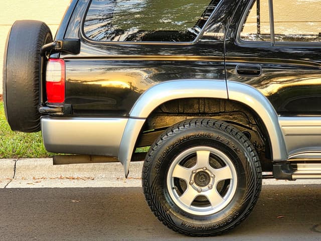 1997 Toyota Hilux Surf JDM car for sale — photo 9 of 25