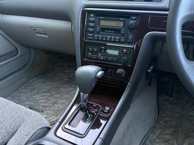1997 Toyota Mark II JDM car for sale — photo 13 of 20