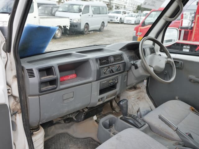 2001 Mitsubishi Minicab JDM car for sale — photo 24 of 25