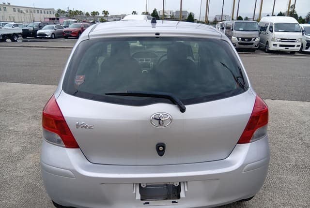 2010 Toyota Vitz JDM car for sale — photo 4 of 25