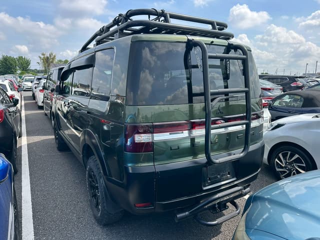 2011 Mitsubishi Delica JDM car for sale — photo 2 of 8