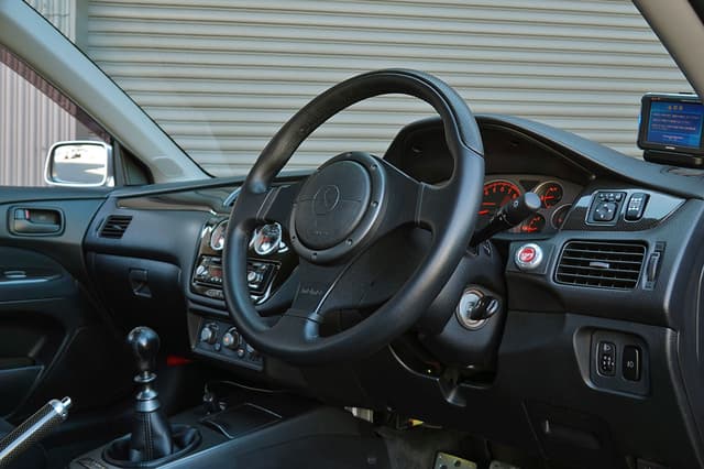 2005 Mitsubishi Lancer Evolution JDM car for sale — photo 24 of 25
