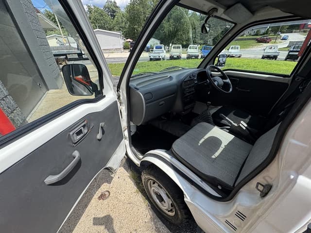 1996 Daihatsu Hijet JDM car for sale — photo 21 of 22