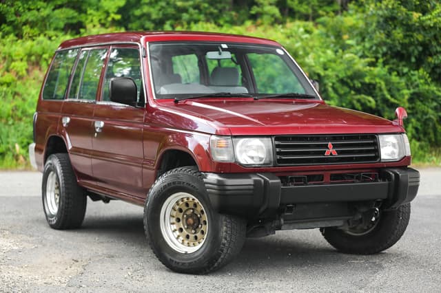 1993 Mitsubishi Pajero JDM car for sale — photo 3 of 25