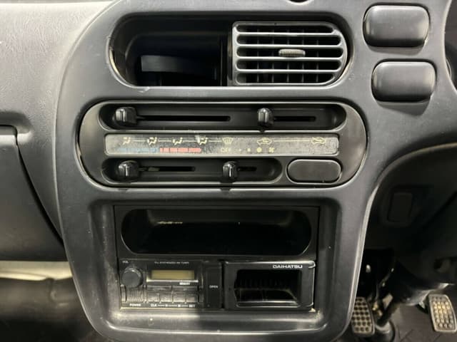 1998 Daihatsu Hijet JDM car for sale — photo 12 of 23