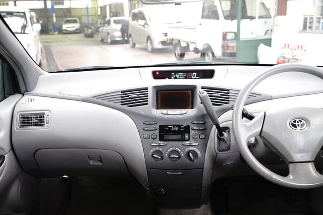 2001 Toyota Prius JDM car for sale — photo 21 of 25