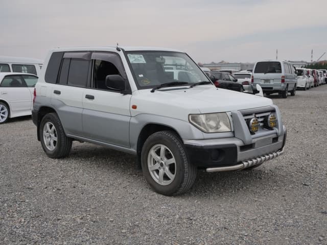 1999 Mitsubishi Pajero JDM car for sale — photo 3 of 25