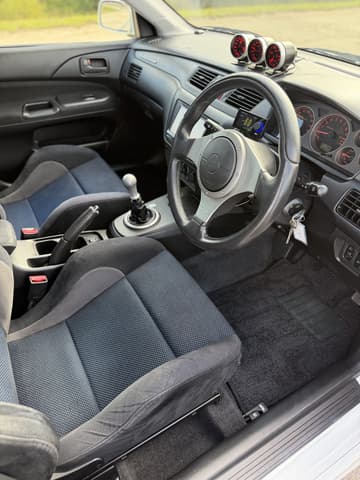 2001 Mitsubishi Lancer Evolution JDM car for sale — photo 8 of 9