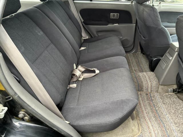 2001 Toyota Hilux Surf JDM car for sale — photo 7 of 11