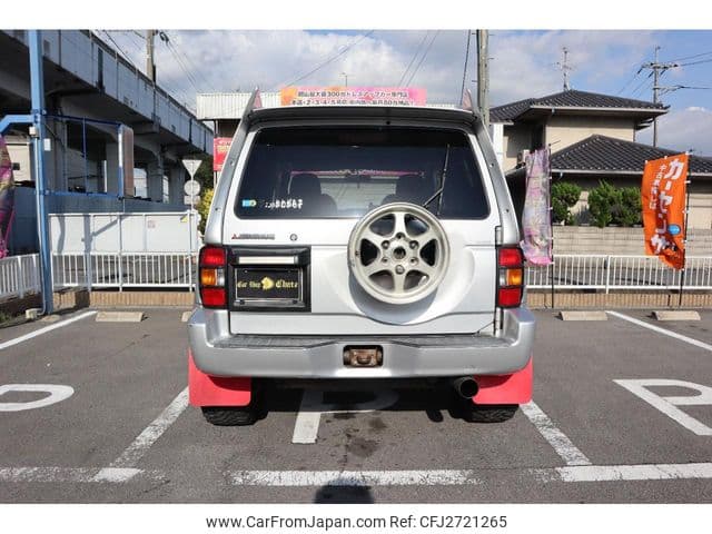 1998 Mitsubishi Pajero JDM car for sale — photo 8 of 10